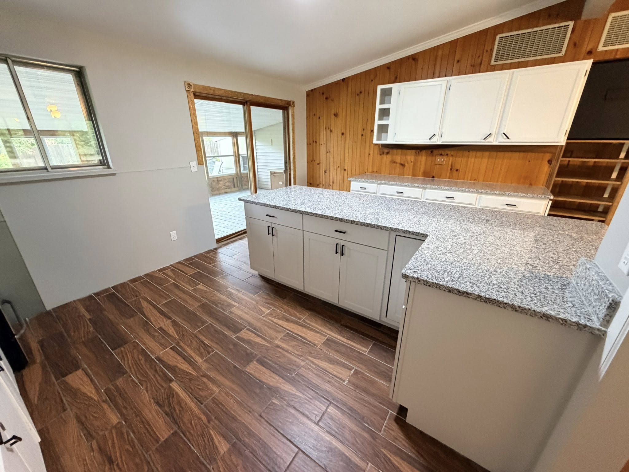 690772797 flooring renovation and maintenance services hero Windsor Ontario
