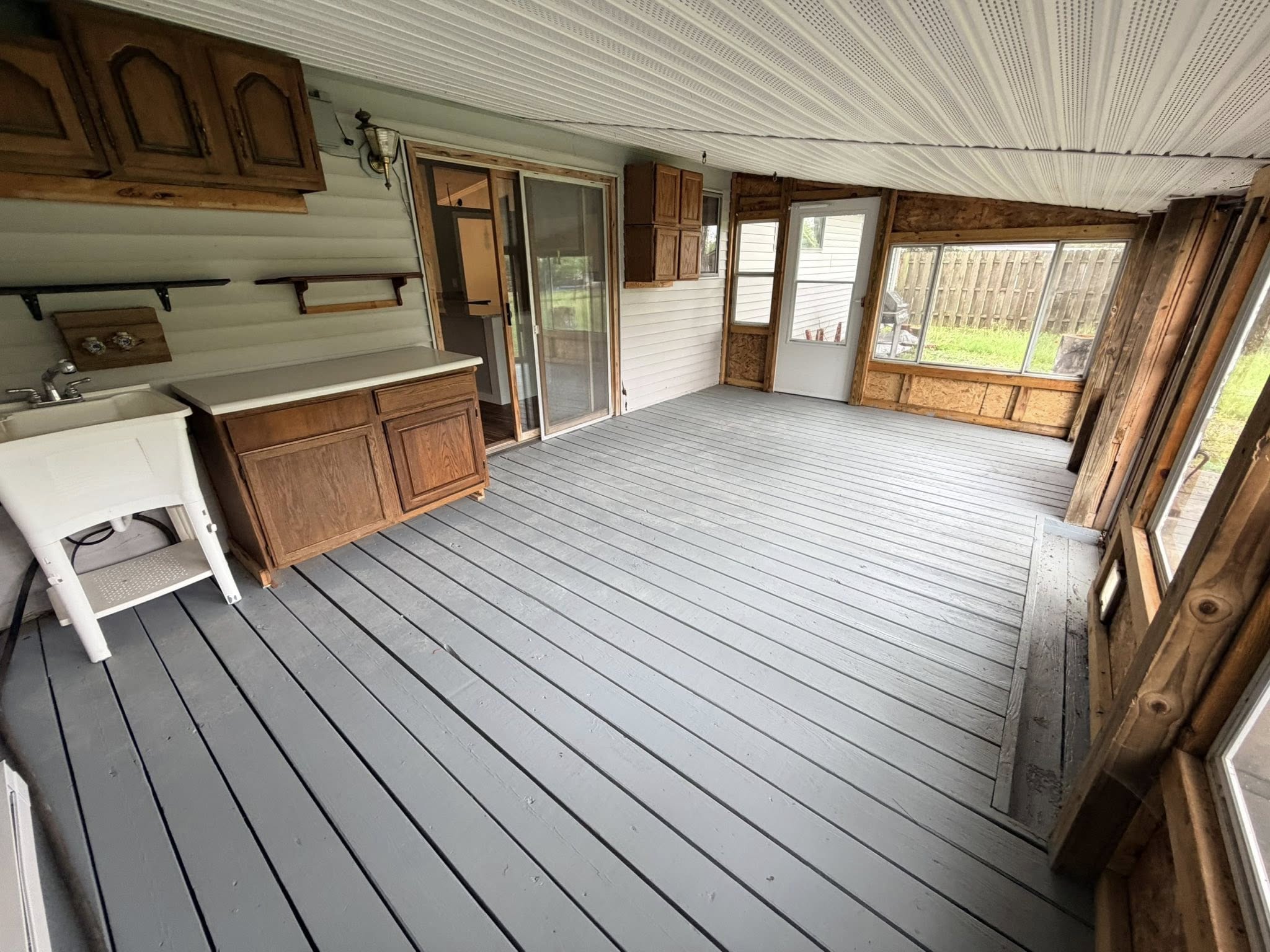 690772799 flooring renovation and maintenance services hero Windsor Ontario